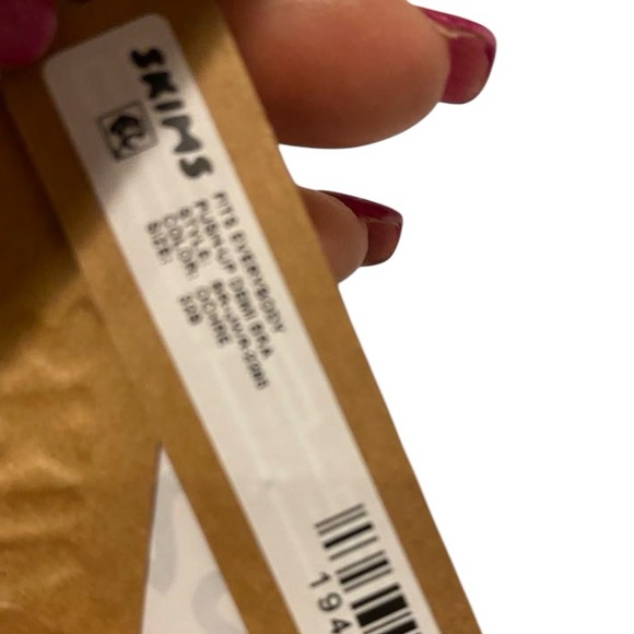 NWT SKIMS push up Demi bra Size 32B - Picture 4 of 5